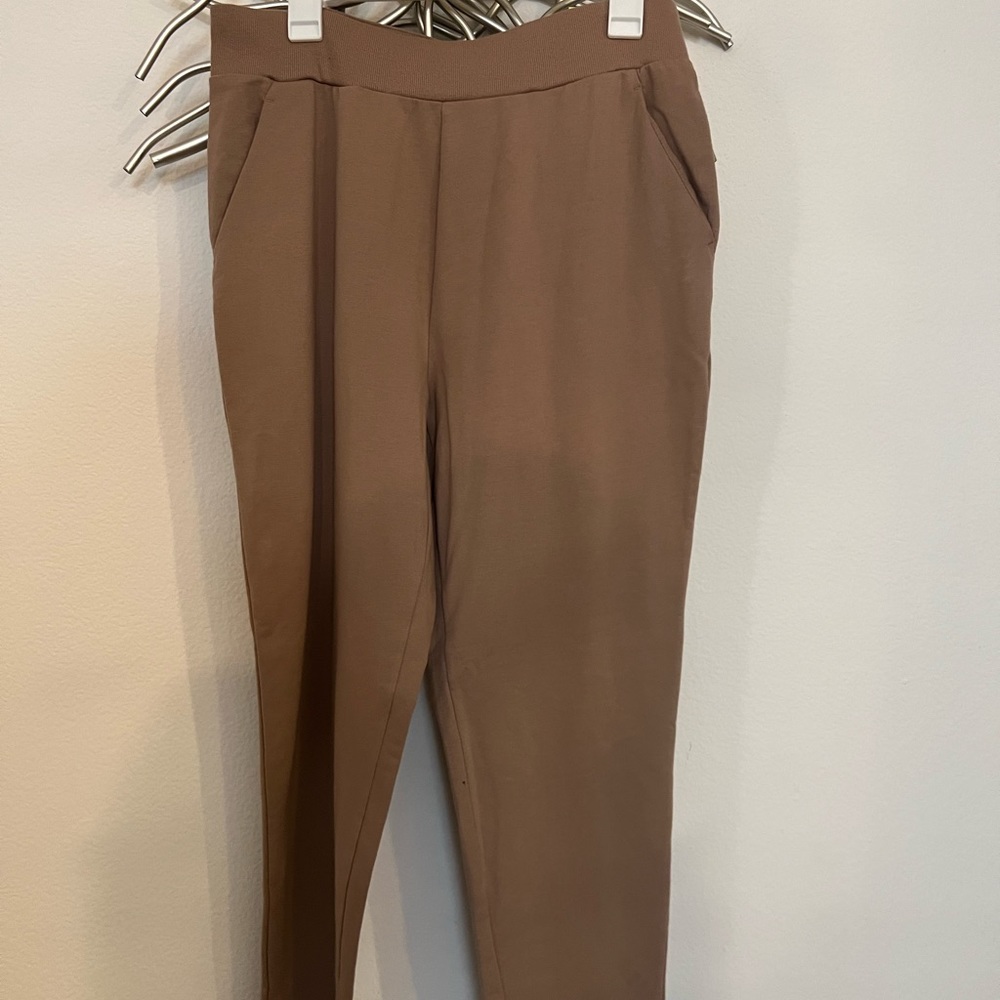 NEW ALL IN MOTION WOMEN’S HIGH WAISTED TAN JOGGERS ~ SOFT